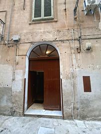 Ristrutturato 3 vani zona Oreto