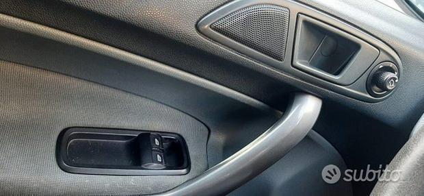 Ford Fiesta Titanium OR5300