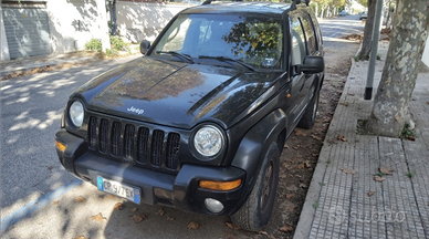 Jeep cherokee kj gancio traino