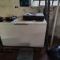 Congelatore a pozzetto 200 litri AEG