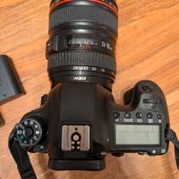 Canon EOS 6D full frame con obiettivo Canon EF 24