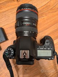 Canon EOS 6D full frame con obiettivo Canon EF 24