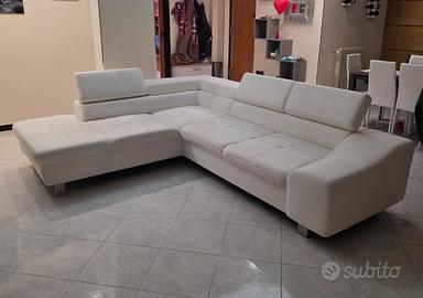 divano angolo in pelle