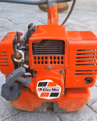 DECESPUGLIATORE OLEO-MAC PROFESSIONALE TAGLIAERBA