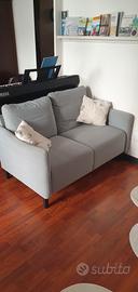 Divano IKEA ANGERSBY 2 posti – Grigio chiaro