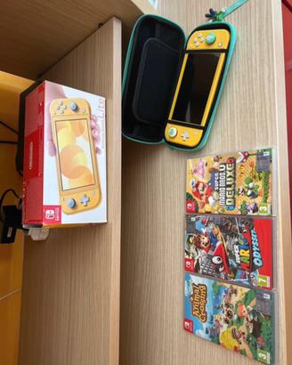 Nintendo Switch Lite + 4 giochi