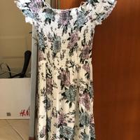 Vestito floreale con maniche a sbuffo