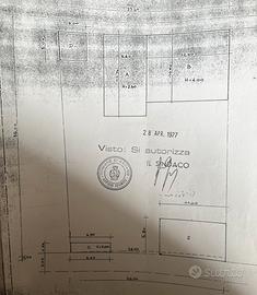 Capannone con uffici con terreno antistante
