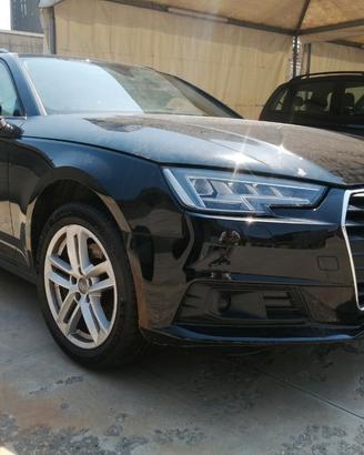 Audi A4 Avant 30 TDI S tronic line edition