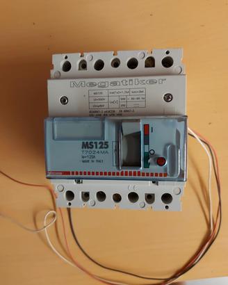 interruttore magnetotermico 125 A