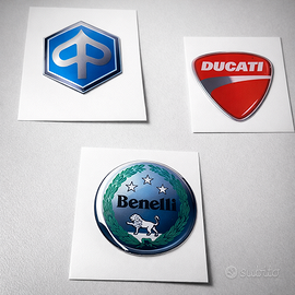 Stickers personalizzati in resina morbida.