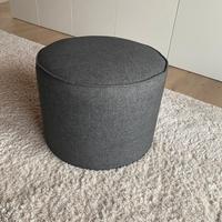 Pouf poggiapiedi Ikea per salotto