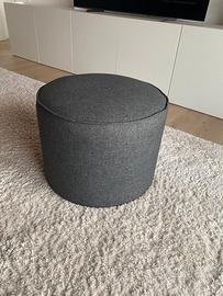 Pouf poggiapiedi Ikea per salotto