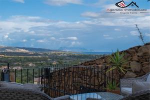 Trilocale al piano terra con vista mare