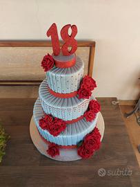 Torta finta per eventi - festa 18 anni