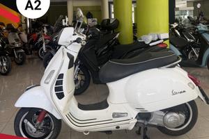 Piaggio Vespa 300 GTS