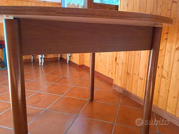 Tavolo rotondo in legno 