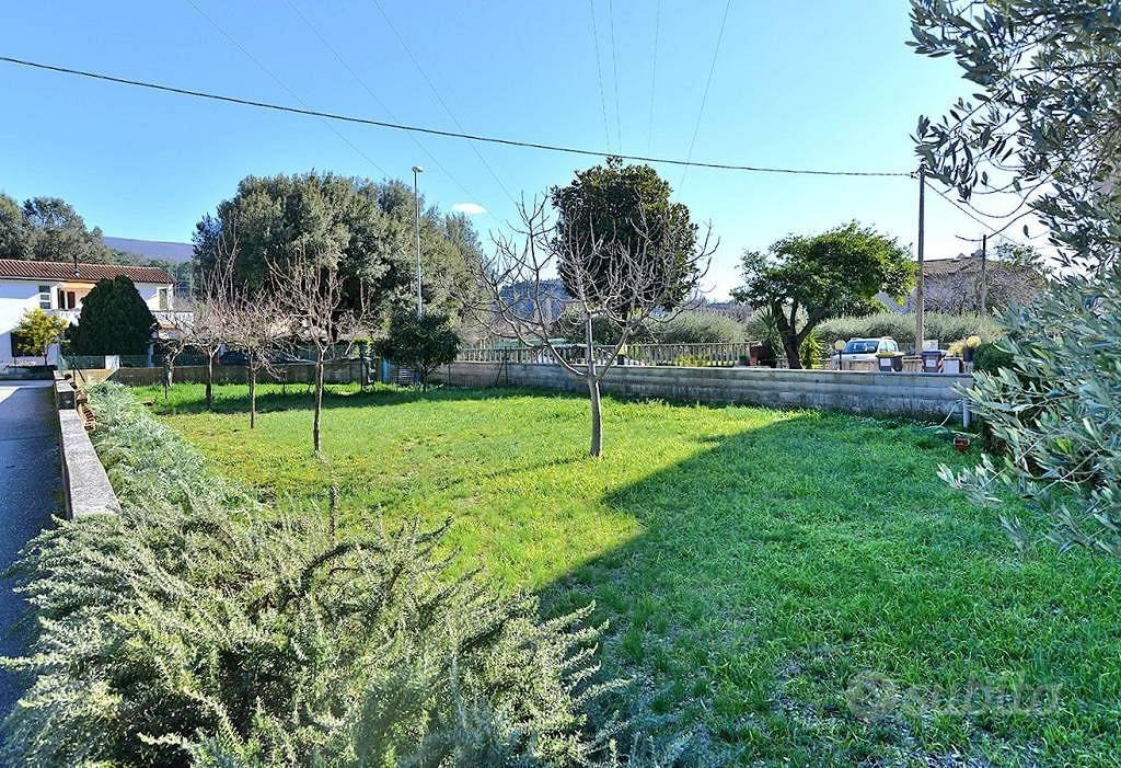 Appartamento di 125 m² con 5 locali e box auto a F - Vista 3