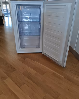Congelatore verticale con cassetti