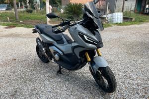 Xadv 750