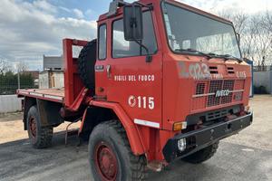 Camion Fiat Iveco 8017 4 x 4 dei vigili del fuoco
