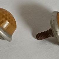 2 indicatori laterali (luci frecce) gialli