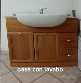 Mobile bagno in noce chiaro