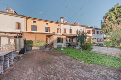 CORDIGNANO casa a schiera su 3 piani C420