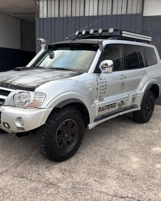 Mitsubishi Pajero 3.2 D. 7 posti. 4x4. Garanzia 12