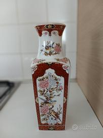 vaso originale con decori floreali