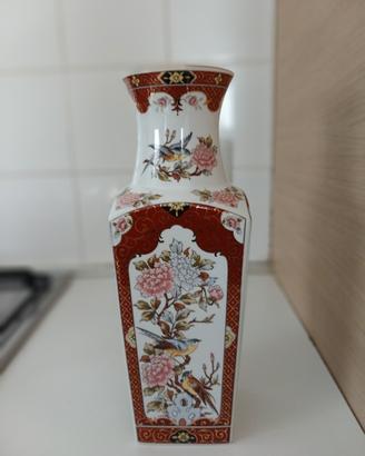 vaso originale con decori floreali