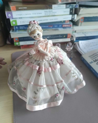 Bambola in ceramica