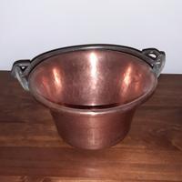 vecchio paiolo in rame