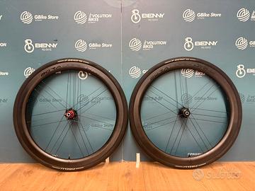 Ruote: Campagnolo Bora Ultra WTO 45 Black Chrome.