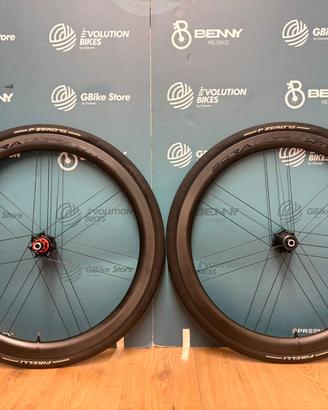 Ruote: Campagnolo Bora Ultra WTO 45 Black Chrome.