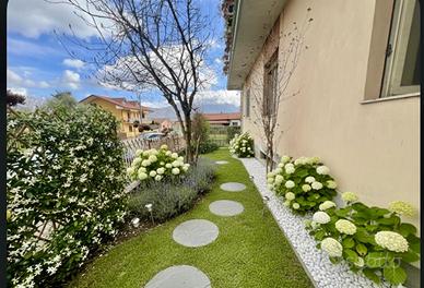 Appartamento con spazio esterno