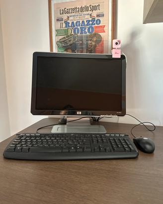 Computer Fisso Completo di Monitor 19" e Tastiera