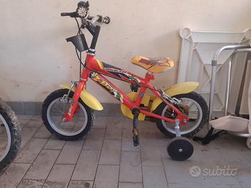 Bicicletta bimbo con rotelle