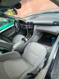 Mercedes 220 CDI  ASI su libretto 