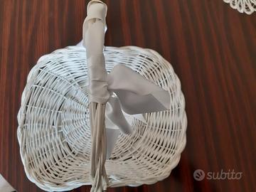 Cesto in vimini bianco