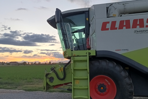 Mietitrebbia Claas 570