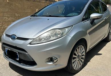 Ford Fiesta titanium 1.2