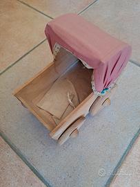 Carrozzina vintage in legno 