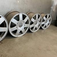 CERCHI USATI RAGGIO 15 POLLICI VOLKSWAGEN Golf 5