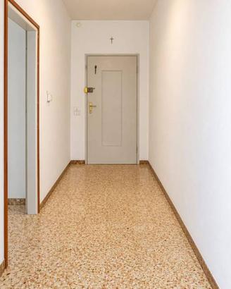 Appartamento di 90 m² con 4 locali e posto auto a 