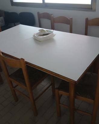 Tavolo con 6 sedie