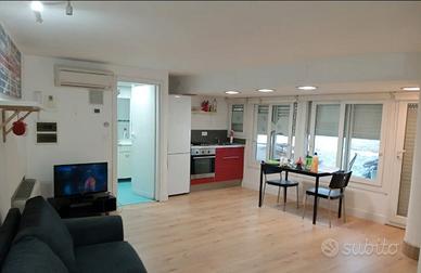 Casal palocco monolocale con utenze incluse