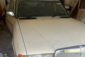 Mercedes 230 E guida a dx