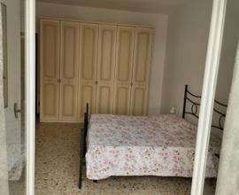 Due camere a 50 metri mensa e Magistero via Trenti