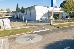 Zona gigante - capannone con piazzale